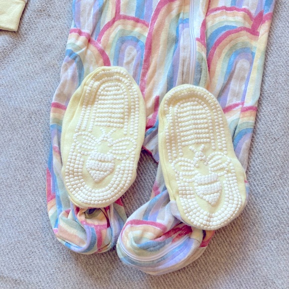 Burt’s Bees Baby Rainbow Footie Pajamas Sleeper 100% Organic Cotton 24 months 🌈 - Picture 3 of 6